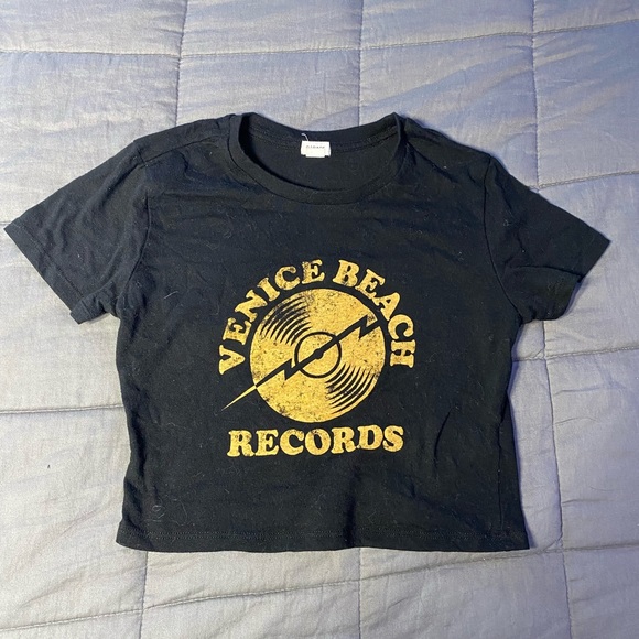 🌿3/$20 GARAGE ⋆ Crop Top - Picture 1 of 3